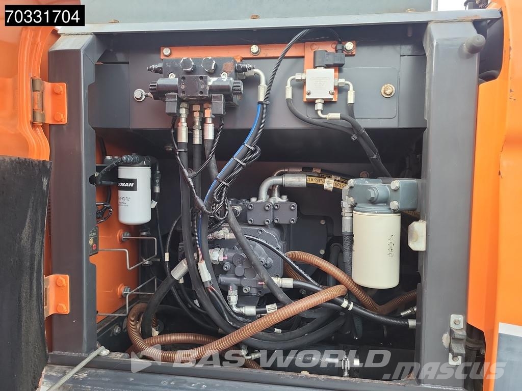 Doosan DX225 LC-5 Excavatoare pe șenile