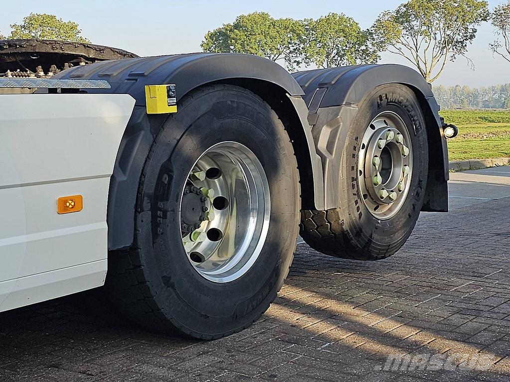 Volvo FH 500 6X2 STEERED PTO+HYDR Tractor Units