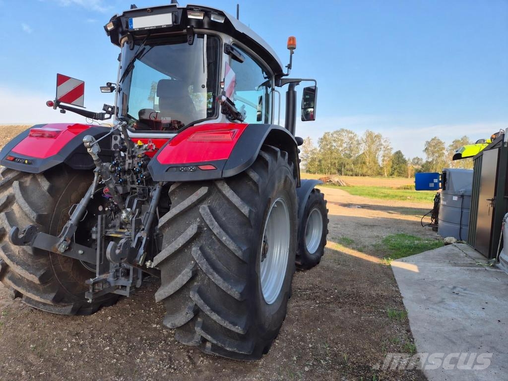 Massey Ferguson 8S.305 Traktoriai