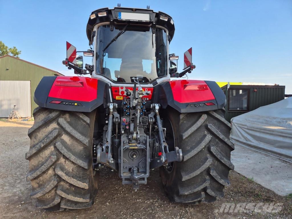 Massey Ferguson 8S.305 Traktoriai