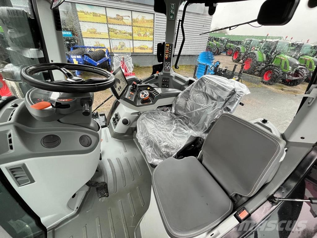 CLAAS AXION 930 CEBIS Tractors
