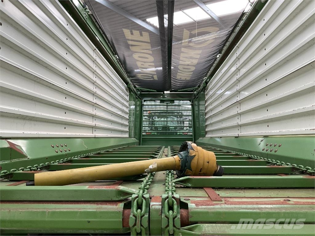 Krone TX 560 معدات التعامل مع المواد ووضعها