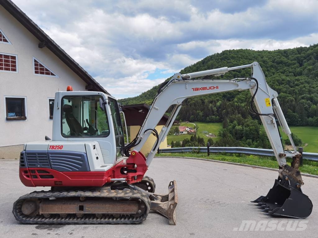 Takeuchi TB 250 Mini rýpadlá < 7t