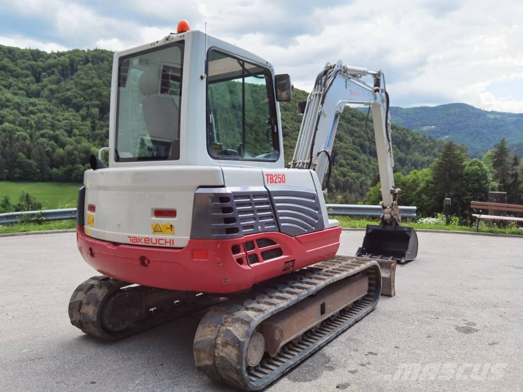 Takeuchi TB 250 Mini rýpadlá < 7t