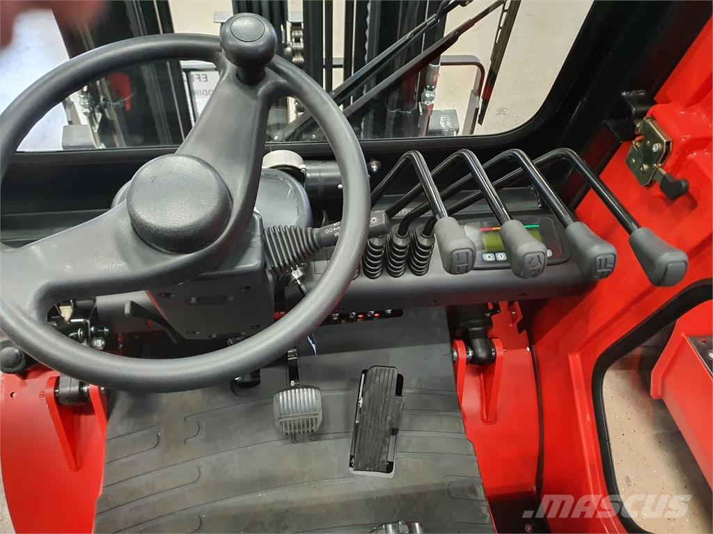 EP Equipment EFL252 Akumulátorové vozíky