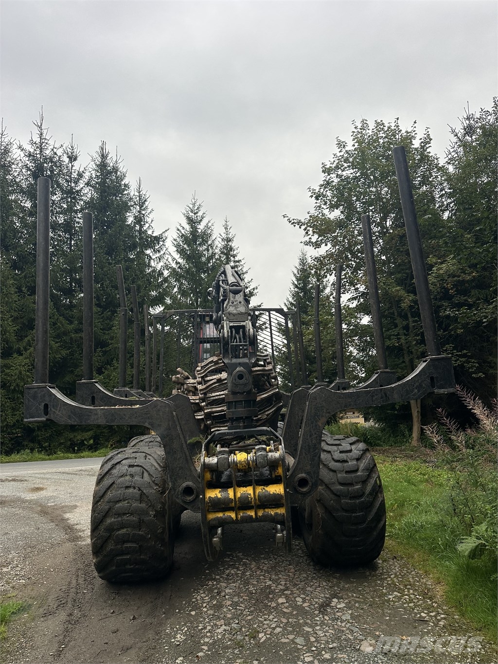 Komatsu 845 Forwarders