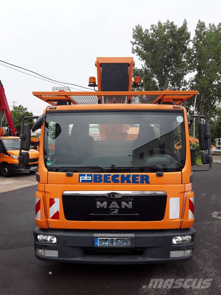 Ruthmann T 330 (01008) المنصات الهوائية المثبتة على شاحنة