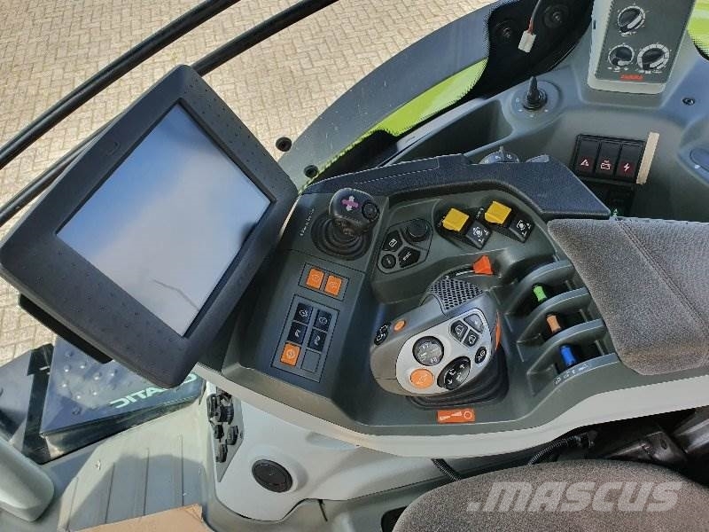 CLAAS Axion 810 Cmatic 트랙터