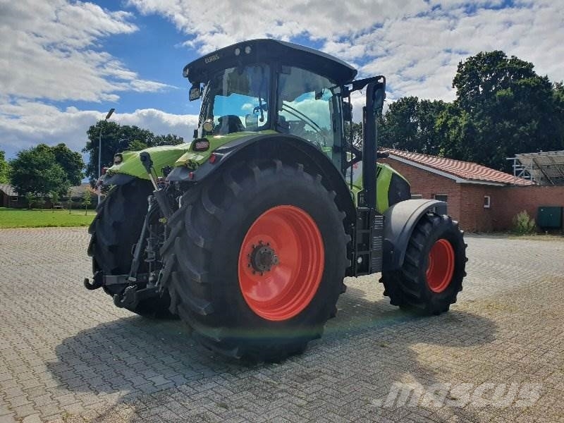 CLAAS Axion 810 Cmatic 트랙터