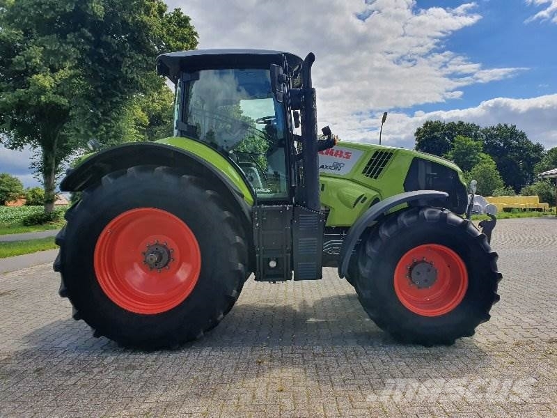 CLAAS Axion 810 Cmatic 트랙터