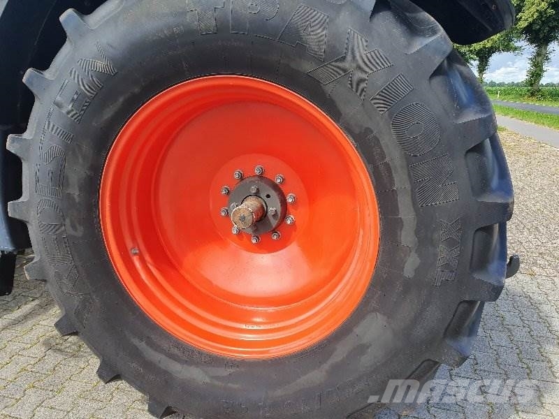 CLAAS Axion 810 Cmatic 트랙터