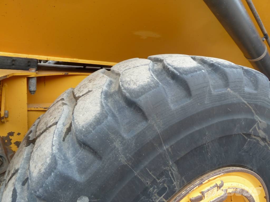 Volvo A25G / 3.500 tim. Zglobni demperji