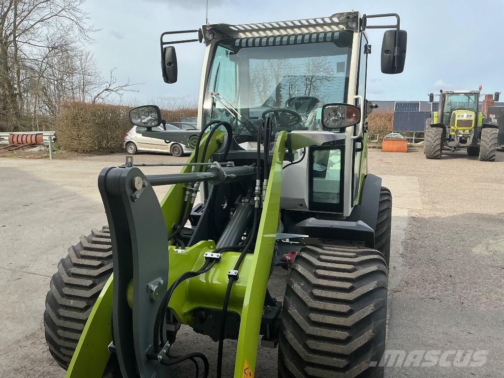CLAAS Torion 535 農業用伸縮臂裝載機