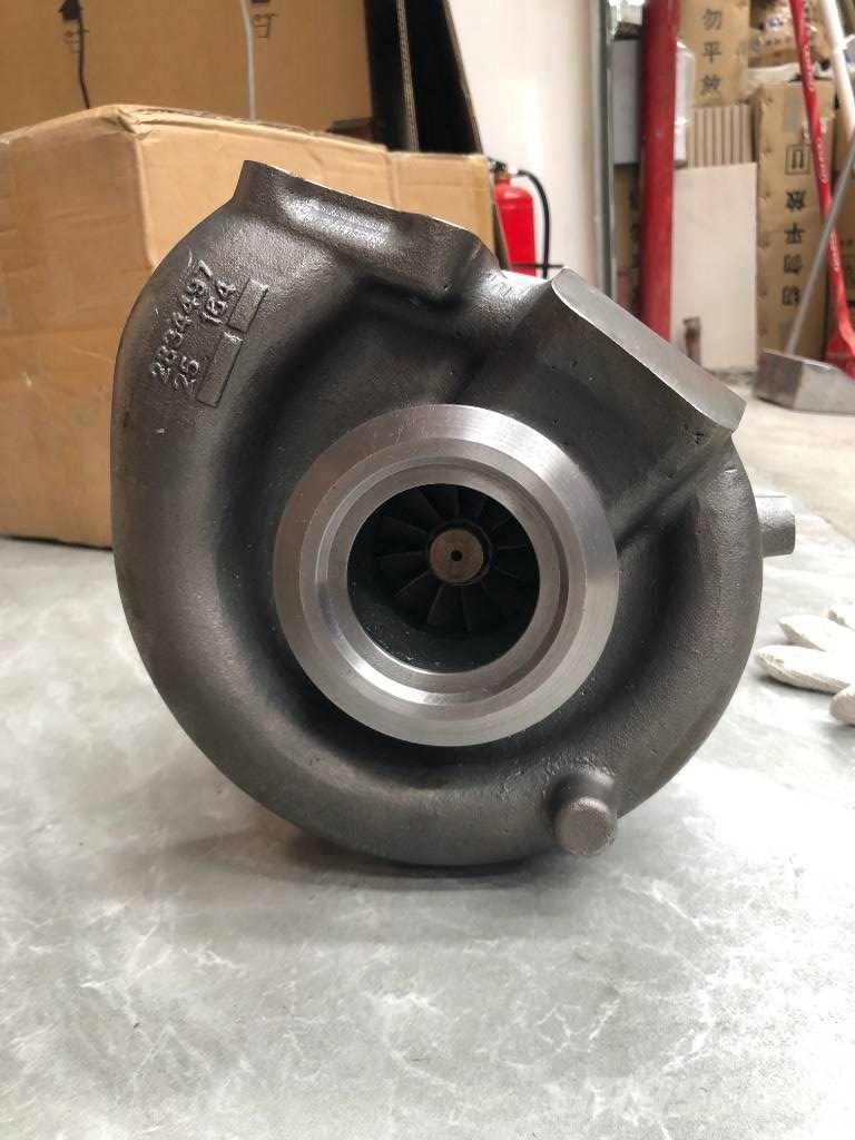 Komatsu SAA6D107E-3 turbocharger Motori