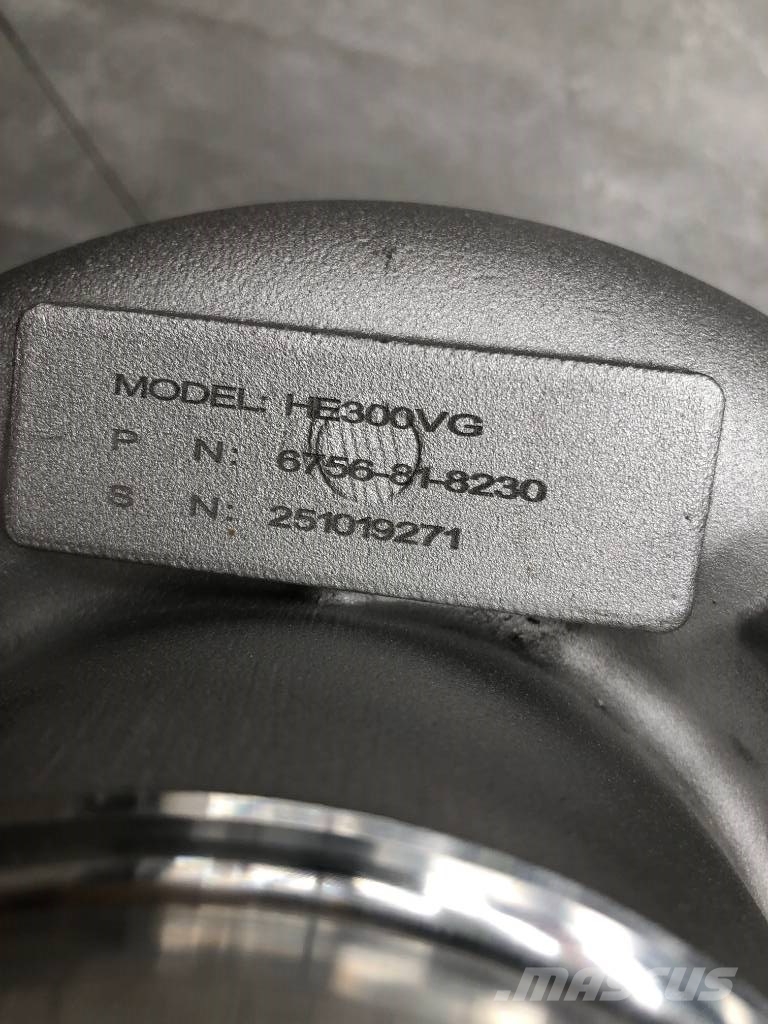 Komatsu SAA6D107E-3 turbocharger Motori
