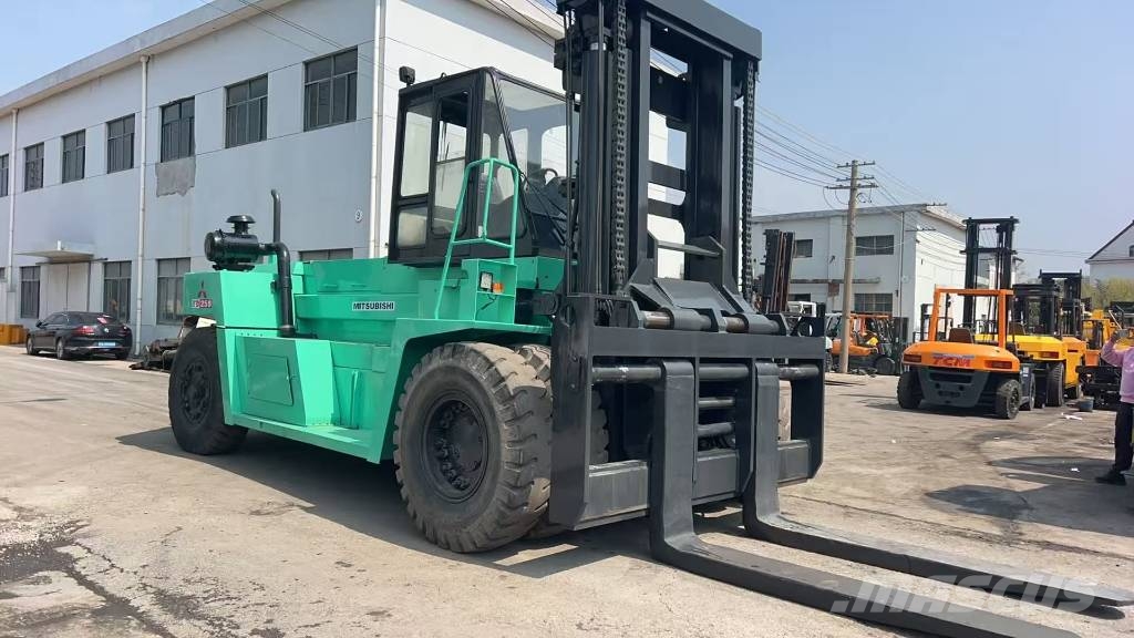 Mitsubishi FD 250 شاحنات الديزل
