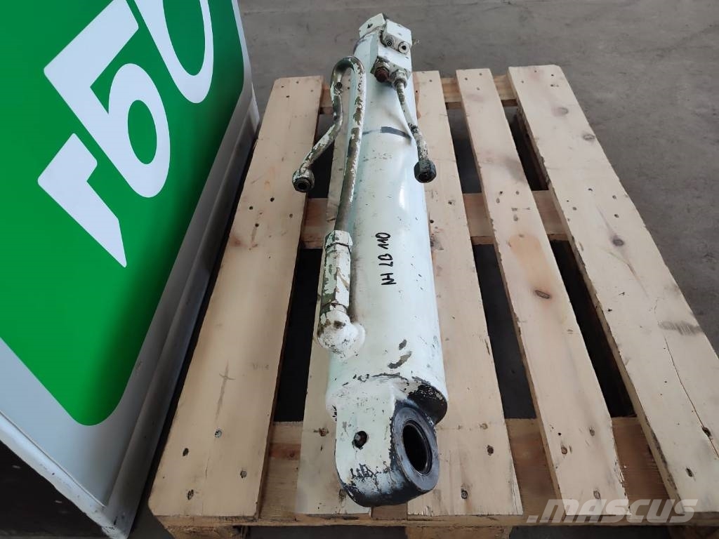 New Holland LB 110 main arm cylinder Hydraulika