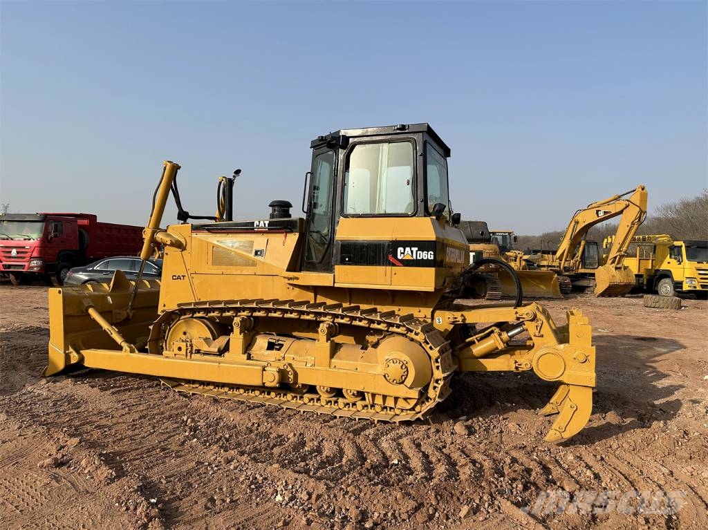 CAT D 6 G Kāpurķēžu buldozeri