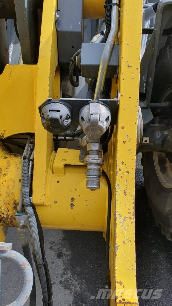 Kramer 8155 لوادر بعجل