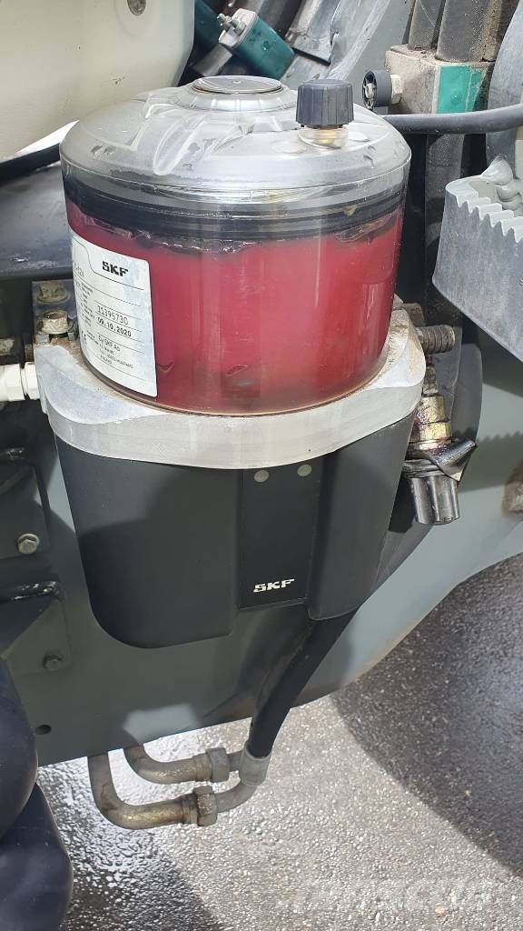 Kramer 8155 لوادر بعجل