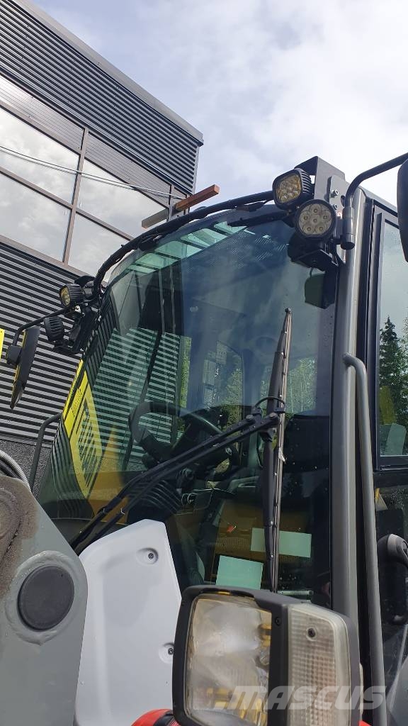 Kramer 8155 لوادر بعجل