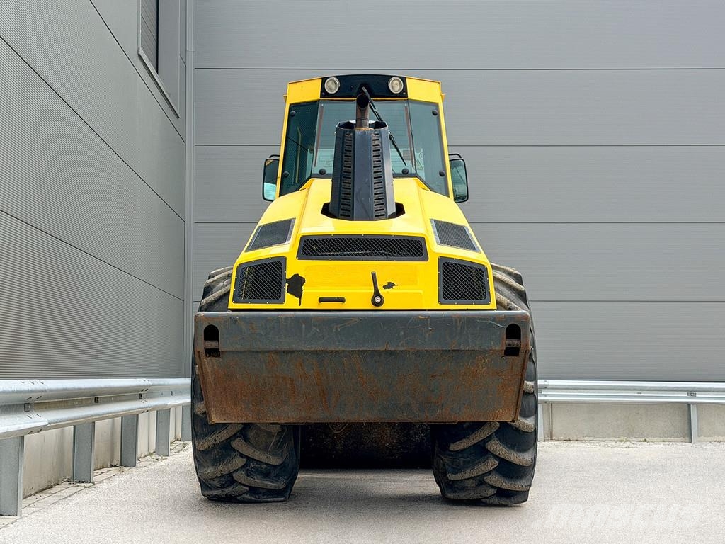 Bomag BW 213 DH-4i Vienvalča grunts veltņi