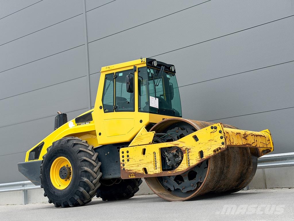 Bomag BW 213 DH-4i Vienvalča grunts veltņi