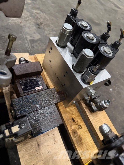Atlas Copco BOOMER XE 3 USED CAB HYDRAULIC PARTS Drilling equipment accessories and spare parts