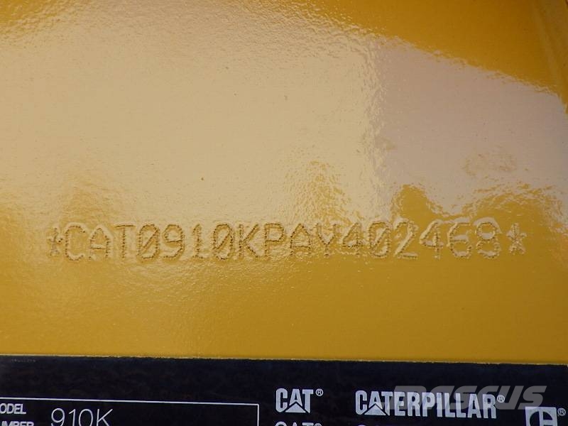 CAT 910K لوادر بعجل