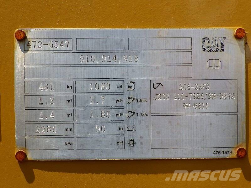 CAT 910K لوادر بعجل