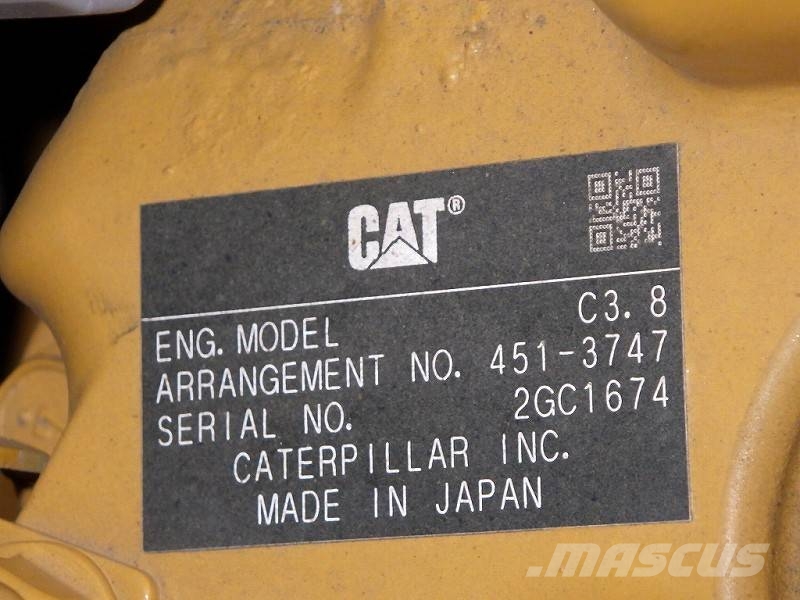 CAT 910K لوادر بعجل