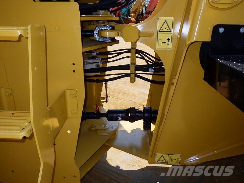 CAT 910K لوادر بعجل
