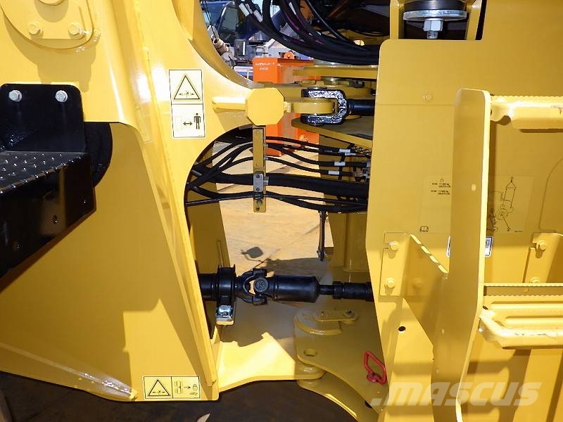 CAT 910K لوادر بعجل