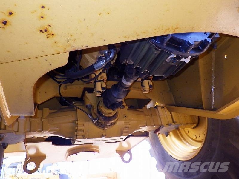 CAT 910K لوادر بعجل