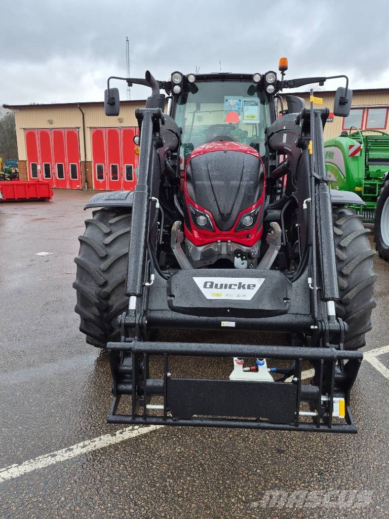 Valtra N 174 A VERSU Traktory