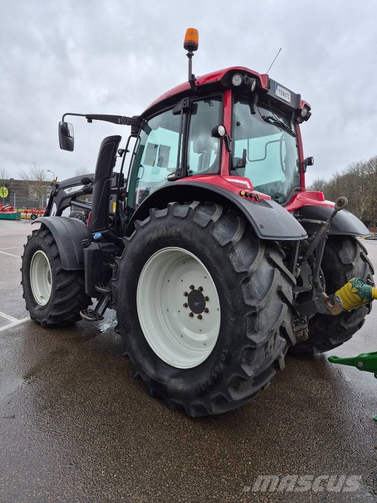 Valtra N 174 A VERSU Traktory