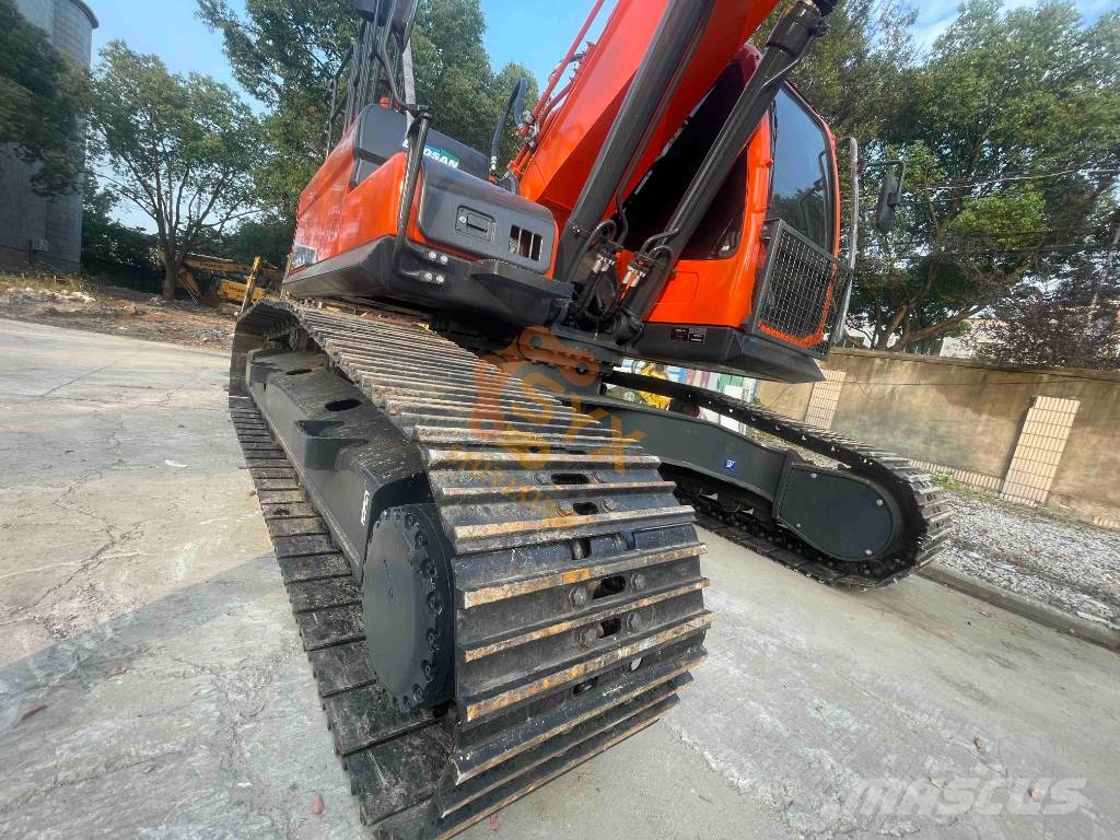 Doosan DX 300 LC 履带挖掘机