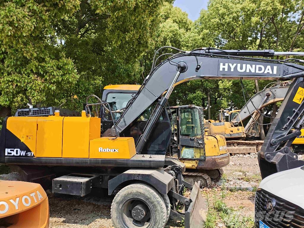 Hyundai 150W -9 Wheeled excavators
