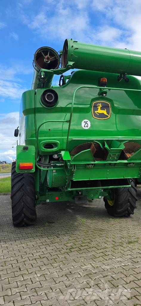 John Deere S7 700 Зерноуборочные комбайны