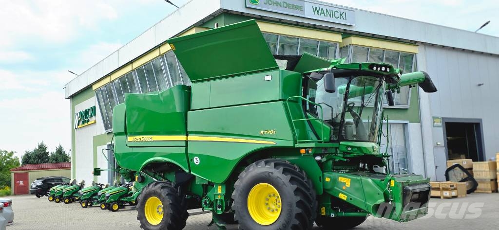 John Deere S7 700 Зерноуборочные комбайны