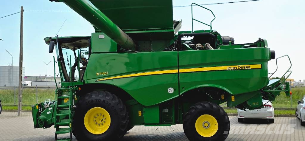 John Deere S7 700 Зерноуборочные комбайны