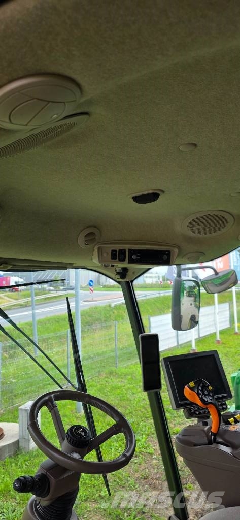 John Deere S7 700 Зерноуборочные комбайны