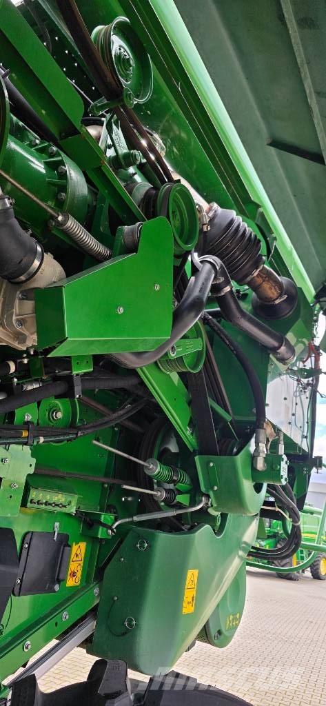 John Deere S7 700 Зерноуборочные комбайны