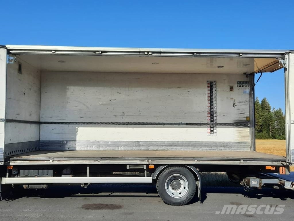 Volvo FL 240 Camiones con caja de remolque