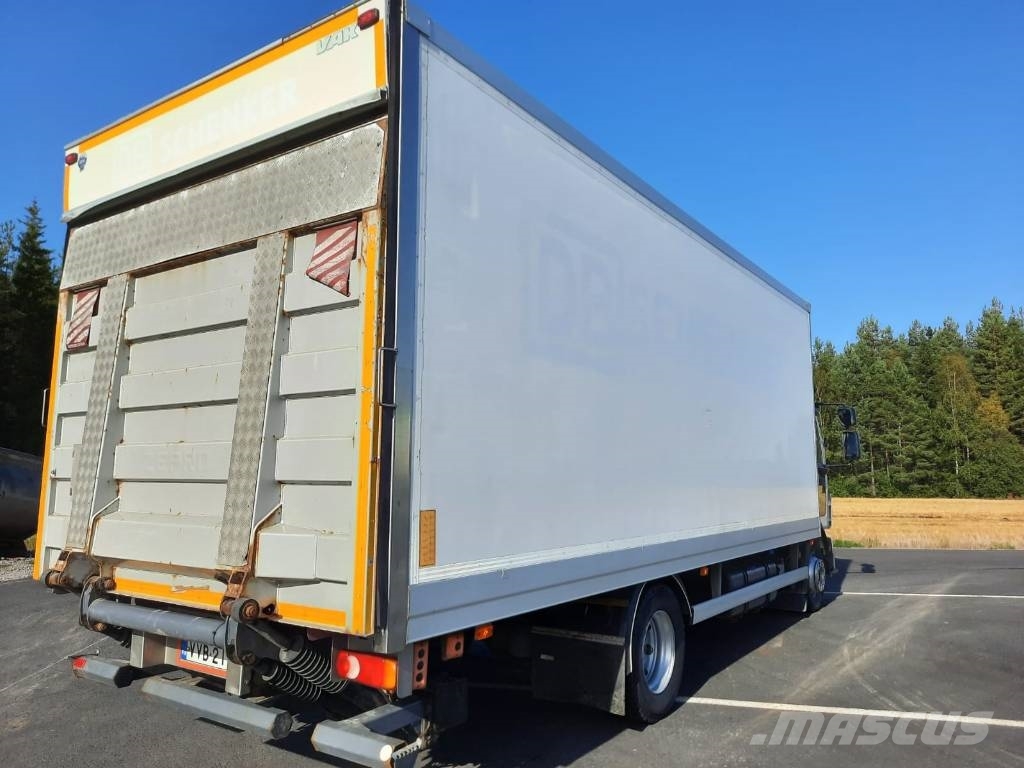 Volvo FL 240 Camiones con caja de remolque