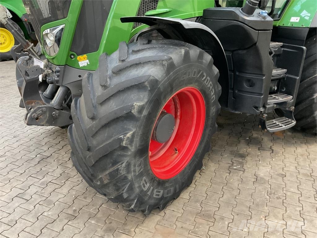 Fendt 826 Vario PowerPlus الجرارات
