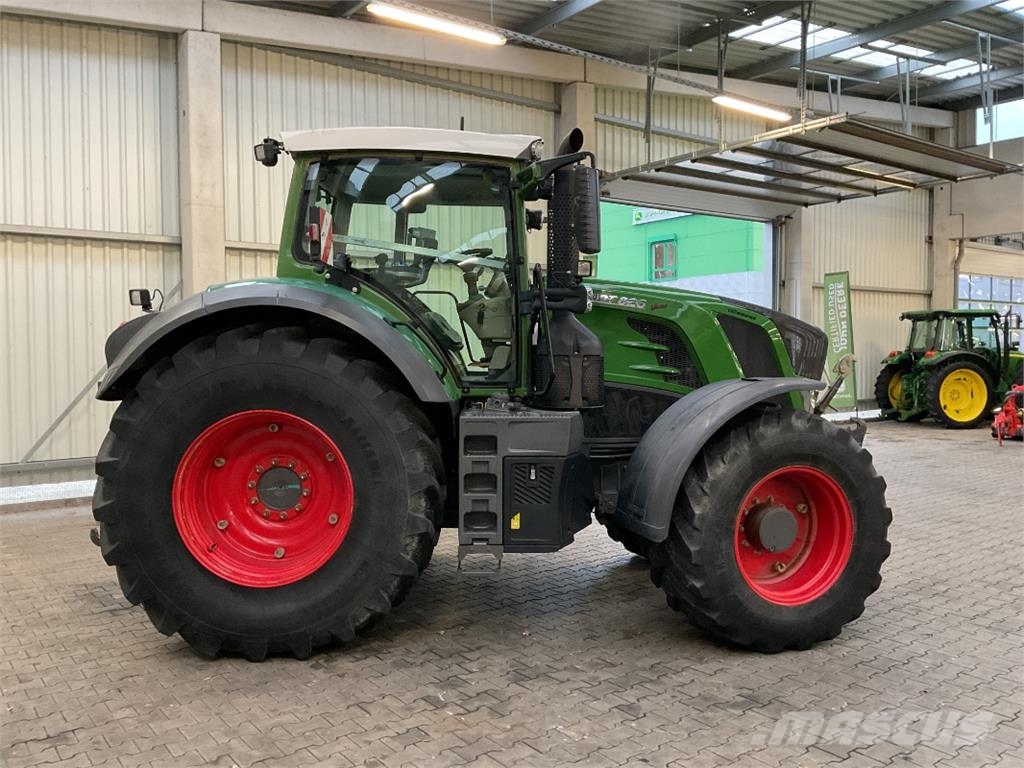 Fendt 826 Vario PowerPlus الجرارات