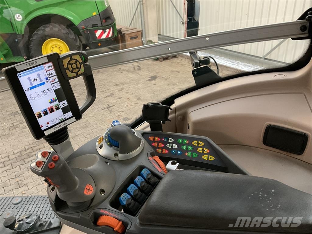 Fendt 826 Vario PowerPlus الجرارات