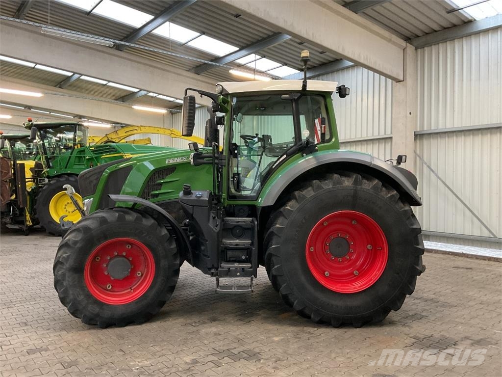 Fendt 826 Vario PowerPlus الجرارات