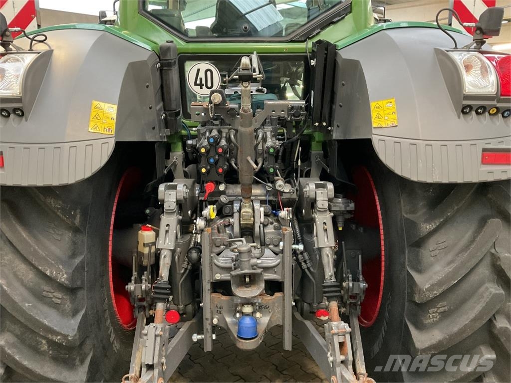 Fendt 826 Vario PowerPlus الجرارات